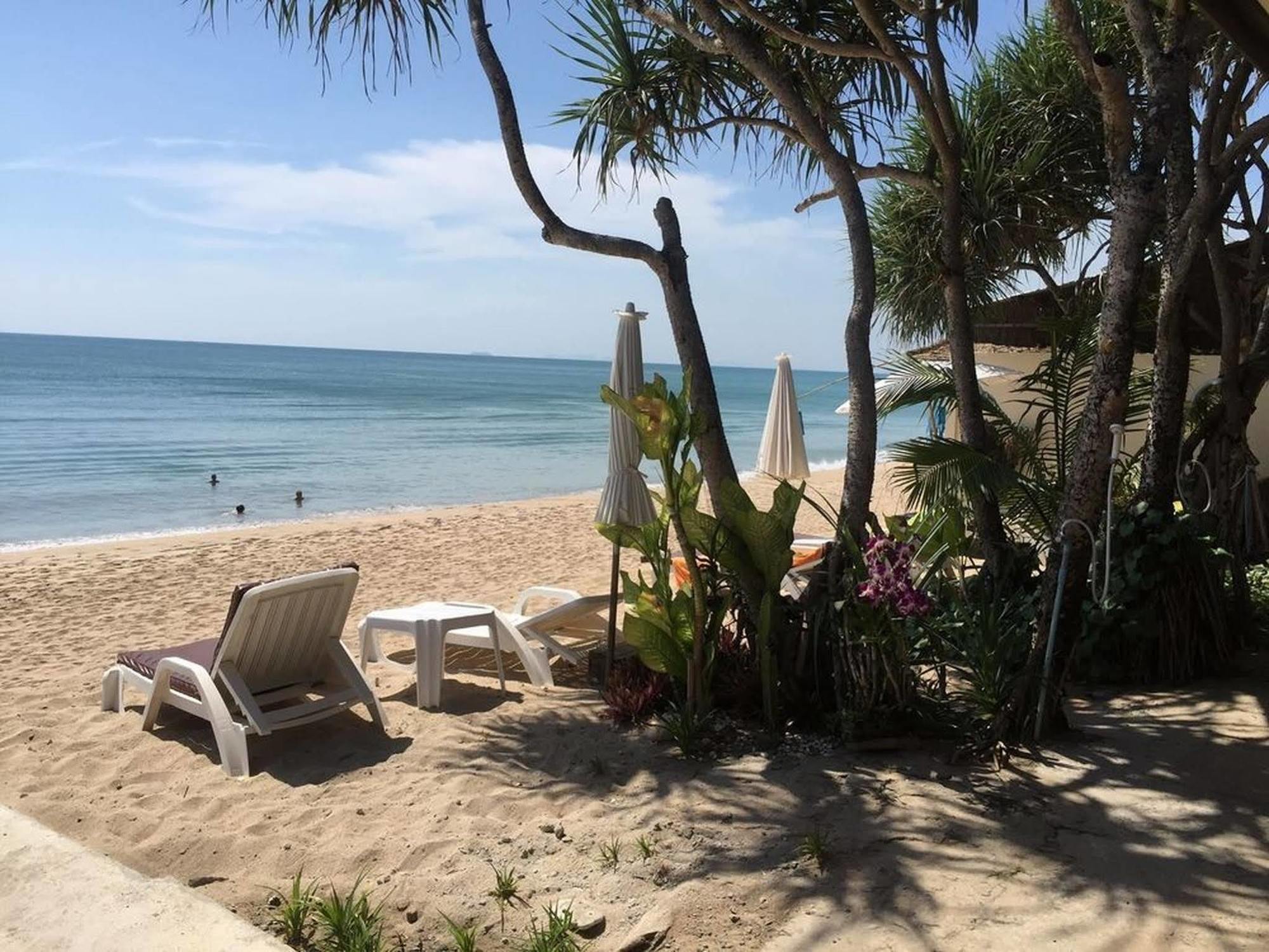 Beach Home Lanta Koh Lanta Exterior photo